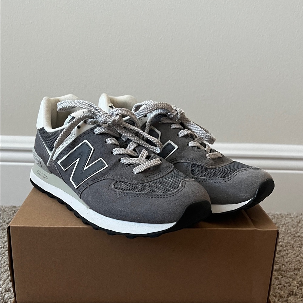 New Balance 574 Women's Gray and White Sneakers (size 7.5)